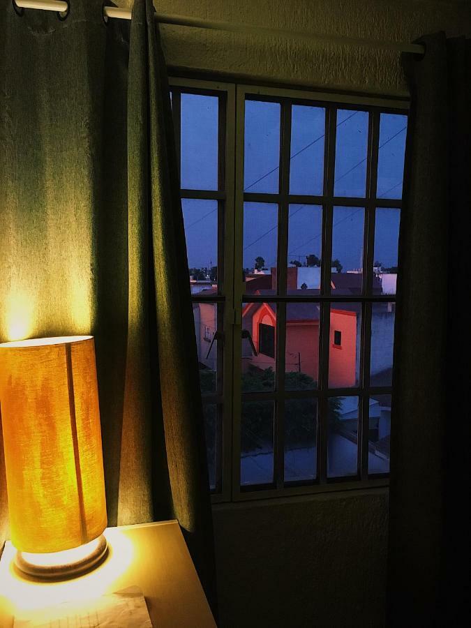 Casa Bravia - Hostal Para Mujeres 과달라하라 외부 사진