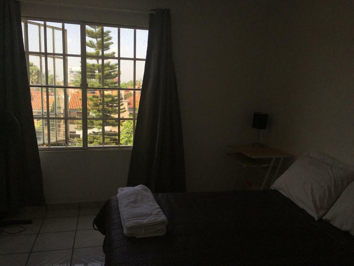 Casa Bravia - Hostal Para Mujeres 과달라하라 외부 사진
